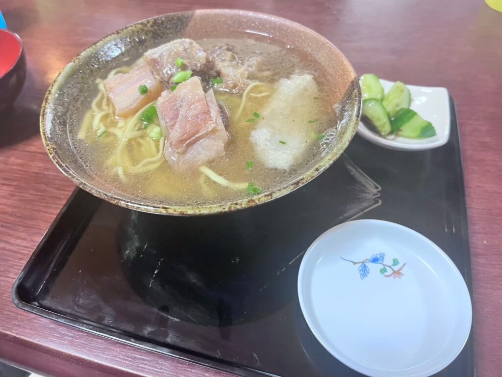 てつこのそばの沖縄そば